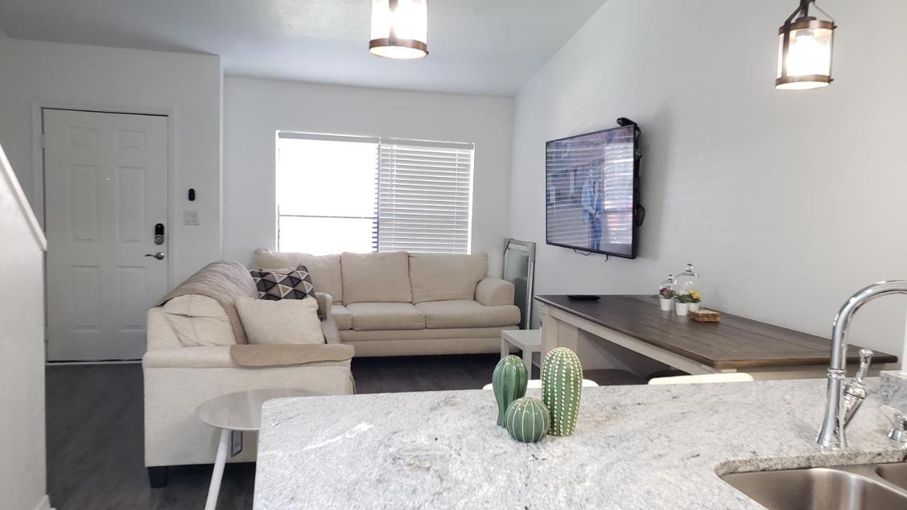 Discover Luxury Condo Steps Away From Celebration Pointe And I-75! Гейнсвил Екстериор снимка