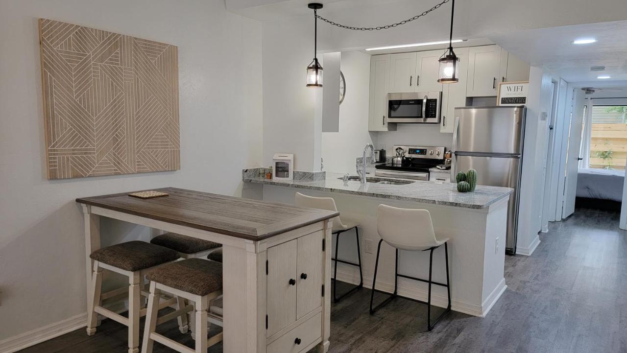 Discover Luxury Condo Steps Away From Celebration Pointe And I-75! Гейнсвил Екстериор снимка
